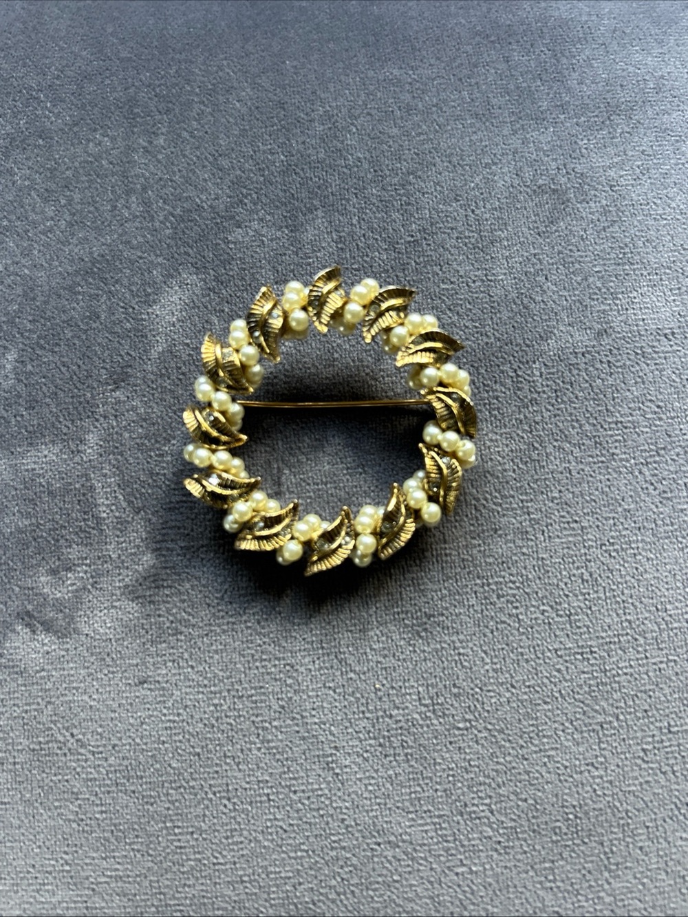 Vintage Pearl Leaf Wreath Brooch in Gold Tone